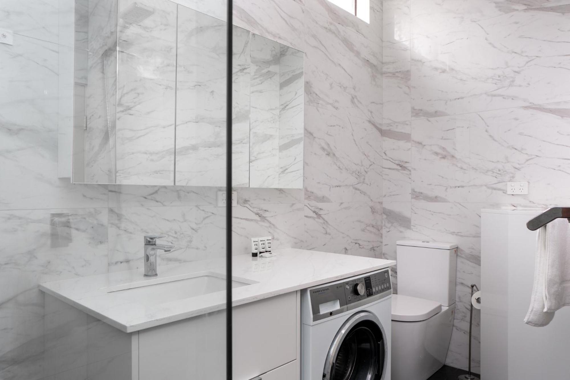Spacious 3-Bed Townhouse In Stylish Balmain Сидней Экстерьер фото